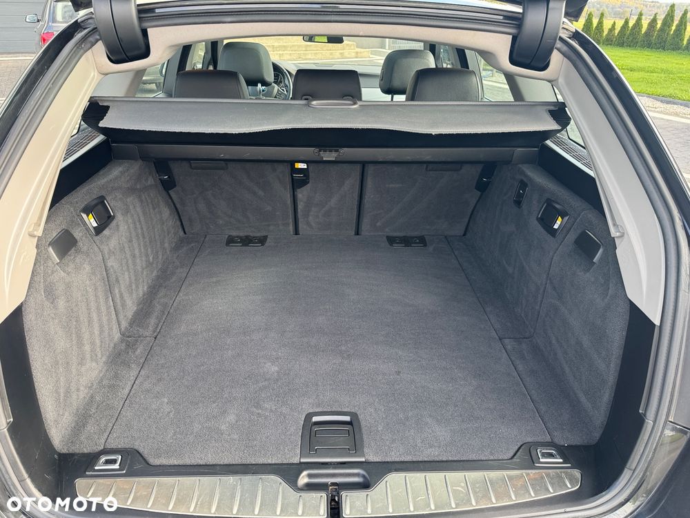 BMW Seria 5 520d - 23