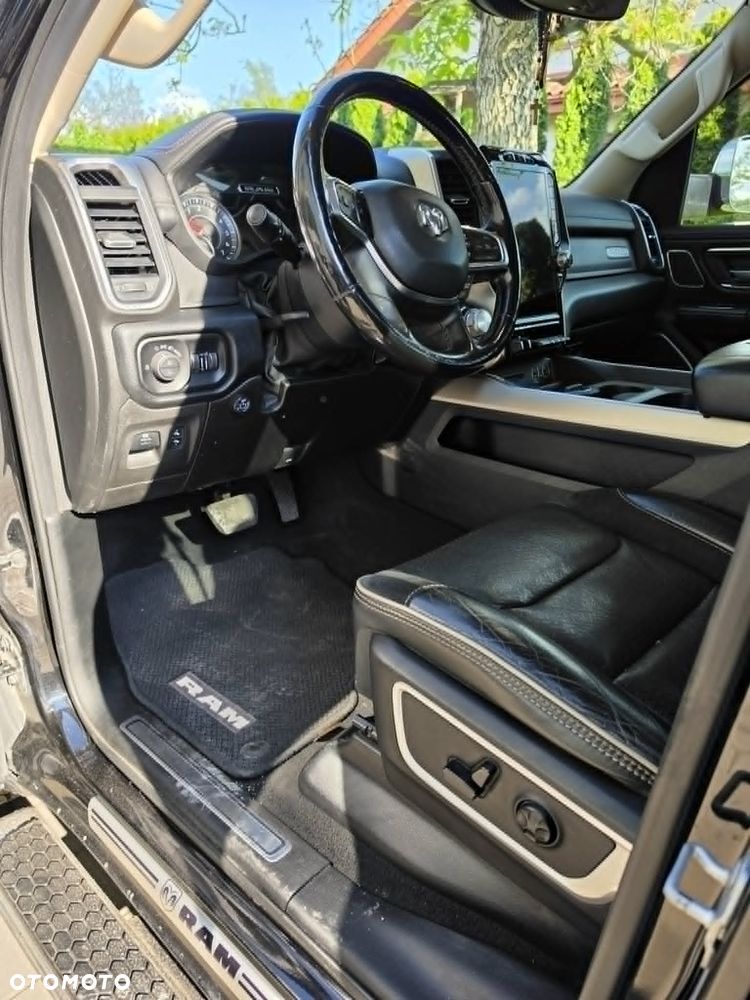 RAM 1500 Crew Cab Shortbed Laramie - 9