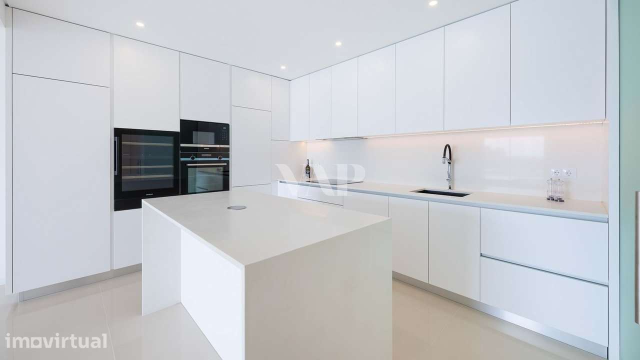 Apartamento T1+1 Luxo Renovado na Marina de Vilamoura - Grande imagem: 3/20