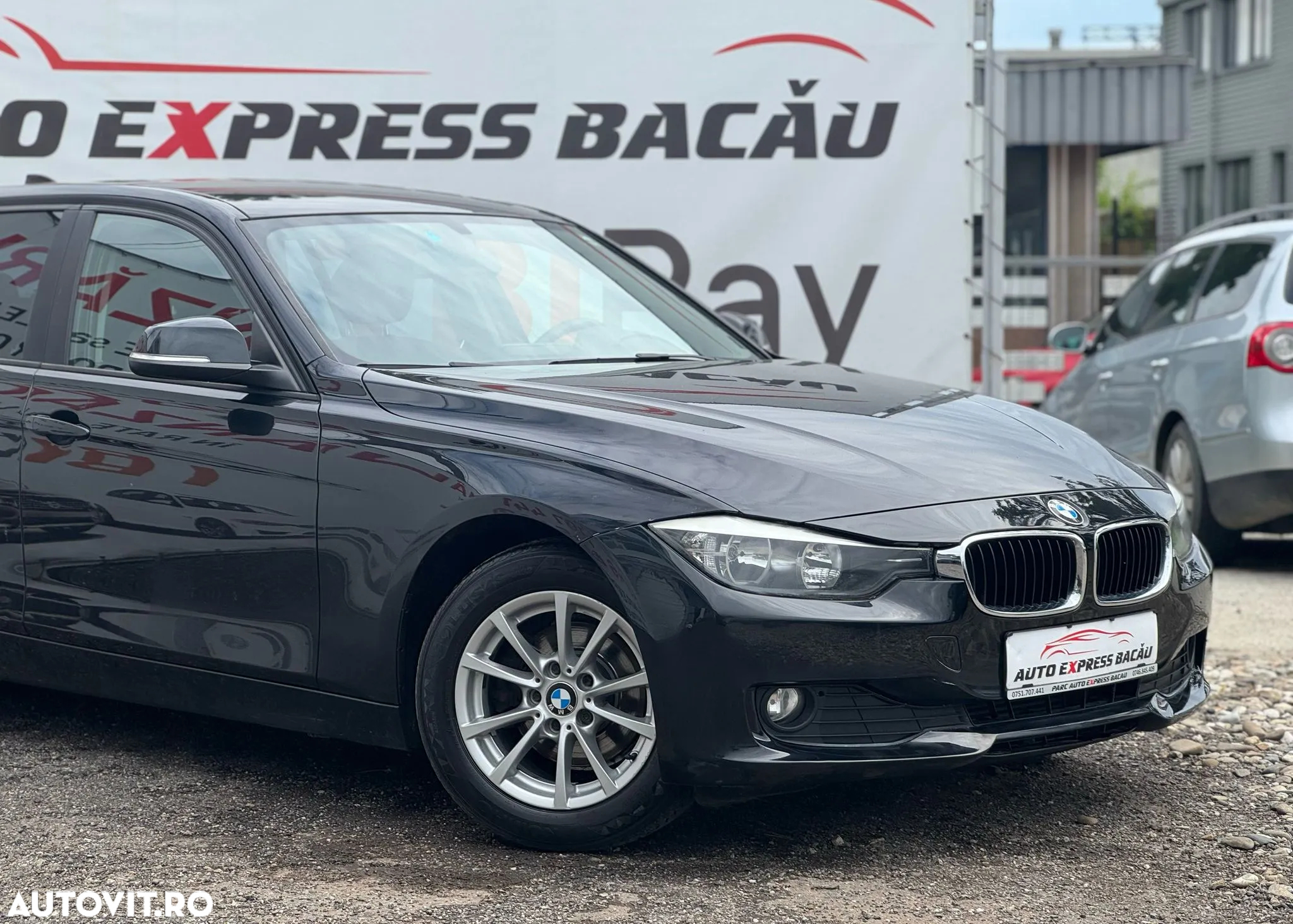BMW Seria 3 318d Touring Aut. - 11