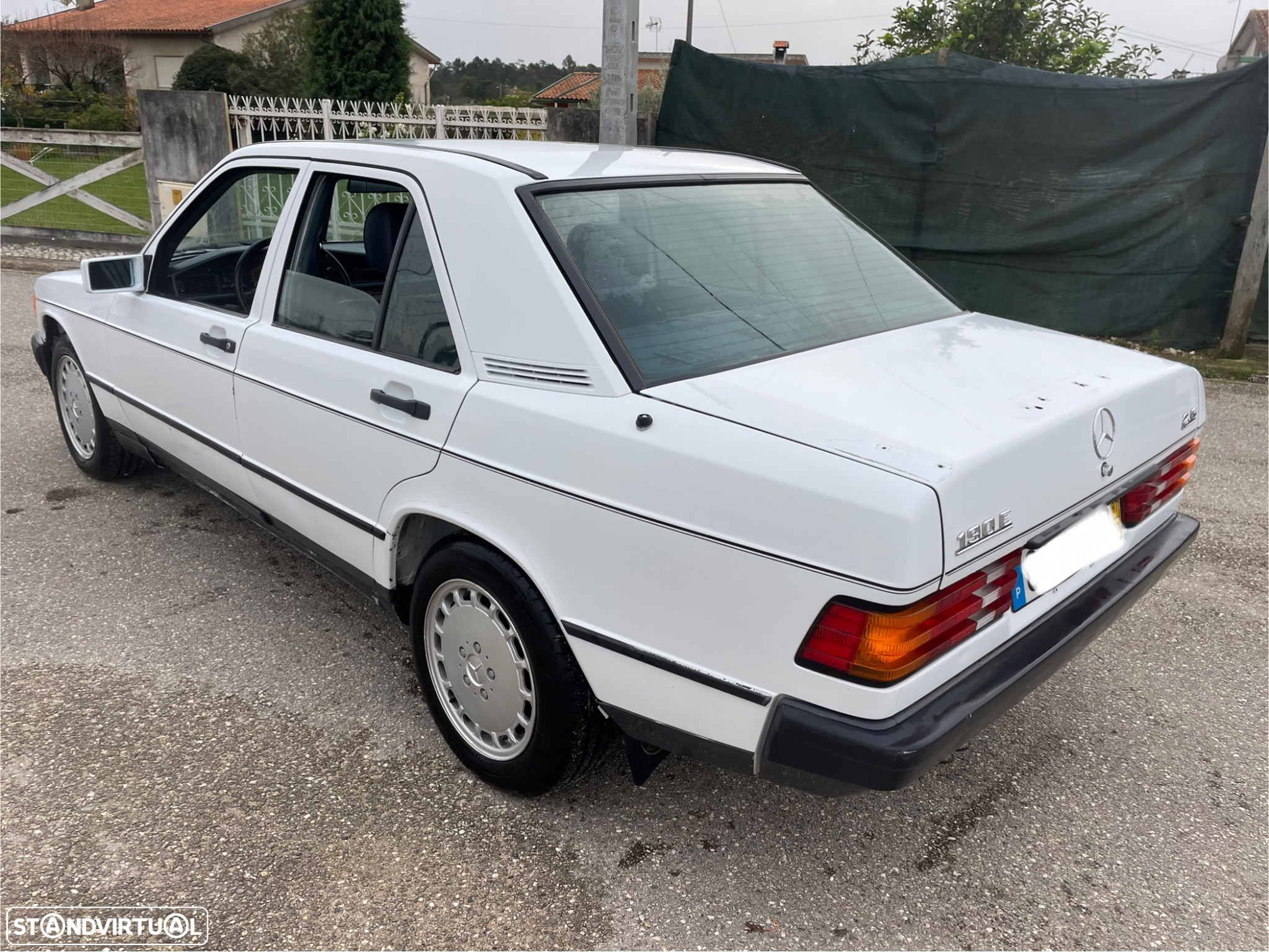 Mercedes-Benz 190 - 10