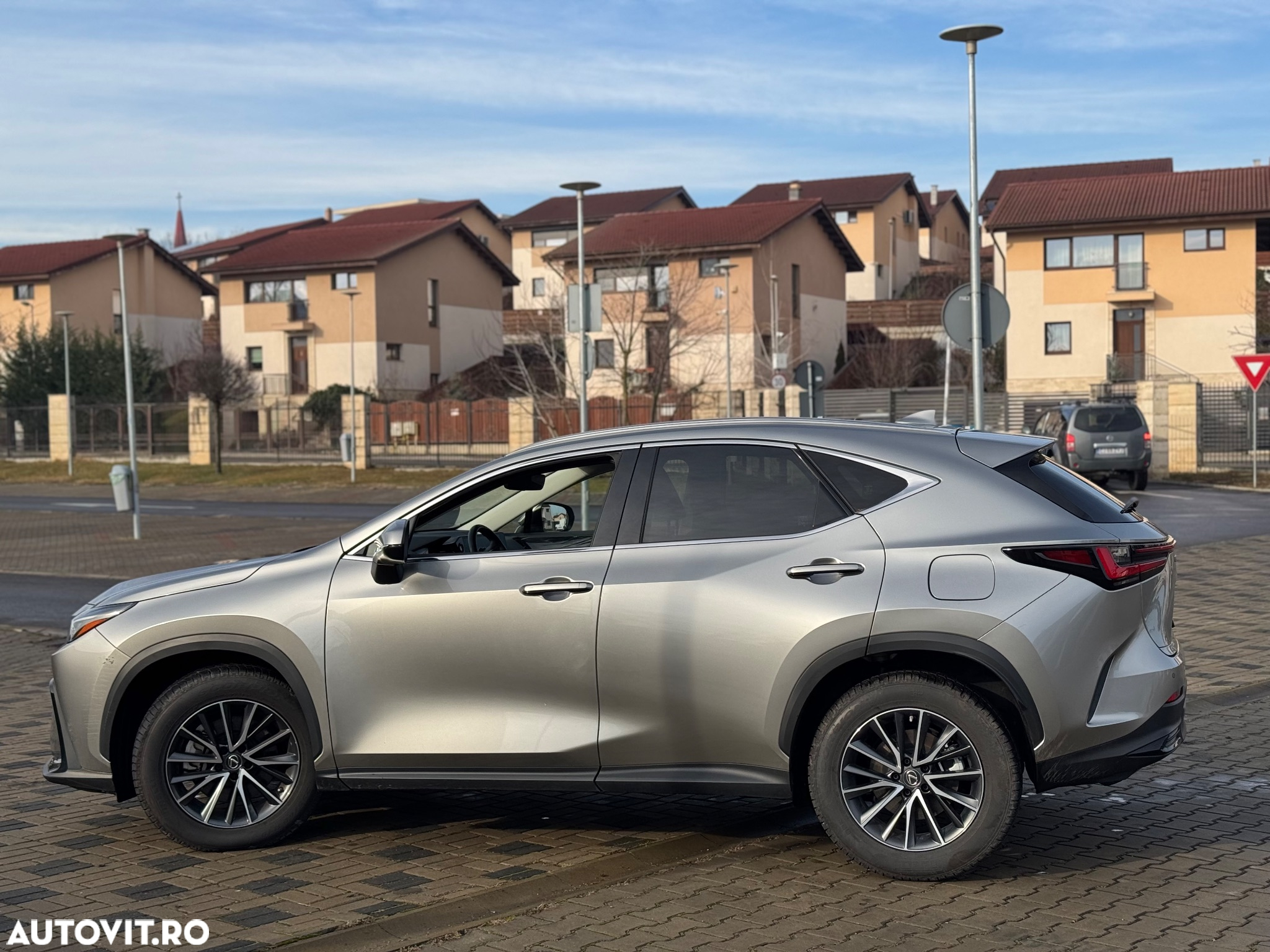 Lexus Seria NX 450h+ AWD CVT PHEV Executive - 16