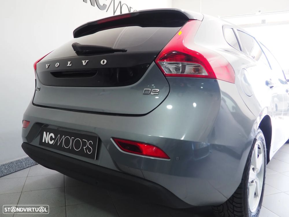 Volvo V40 1.6 D2 Momentum Eco - 10