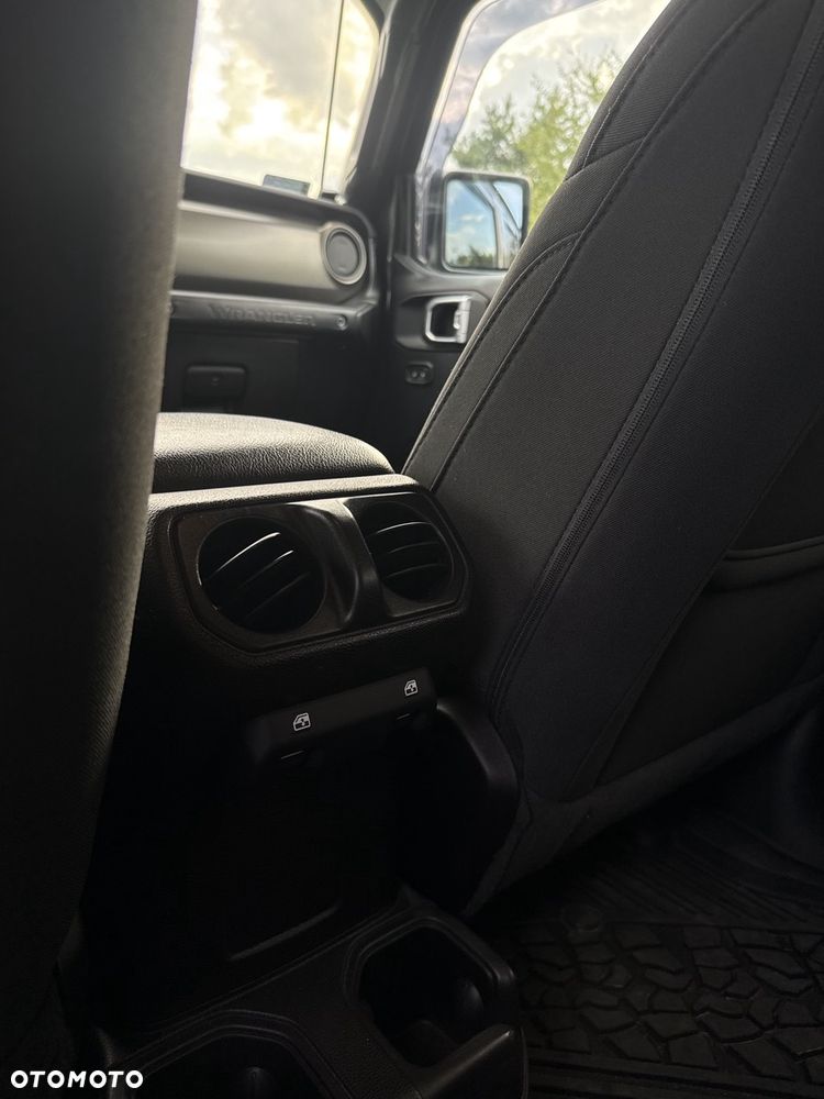Jeep Wrangler Unlimited GME 2.0 Turbo Sport - 9