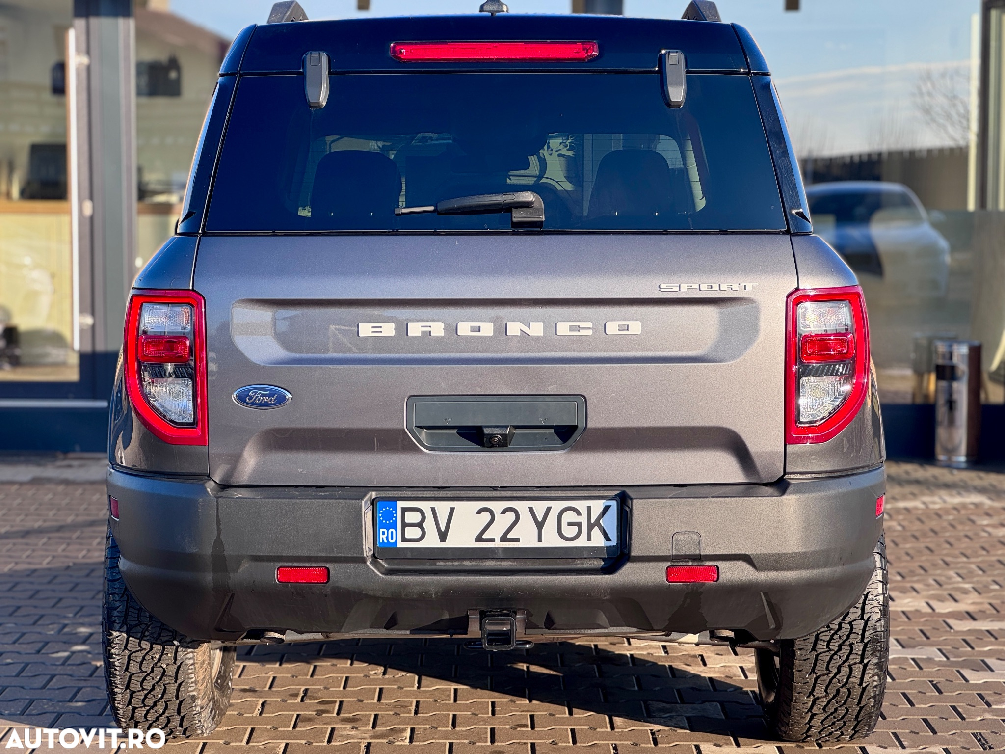 Ford Bronco - 5
