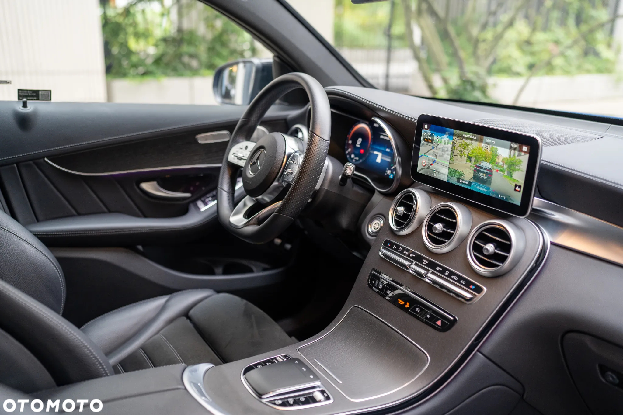Mercedes-Benz GLC Coupe 300 e 4-Matic Business Edition - 34