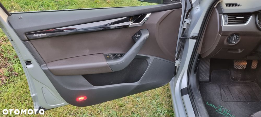 Skoda Octavia 2.0 TDI L&K DSG - 12