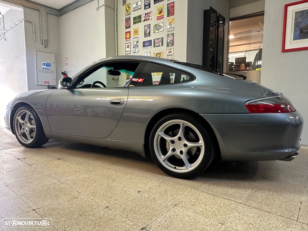 Porsche 911 (996) Carrera 4 - 3