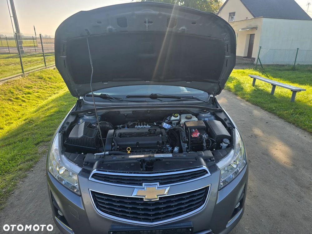 Chevrolet Cruze 1.6 LS+ - 26