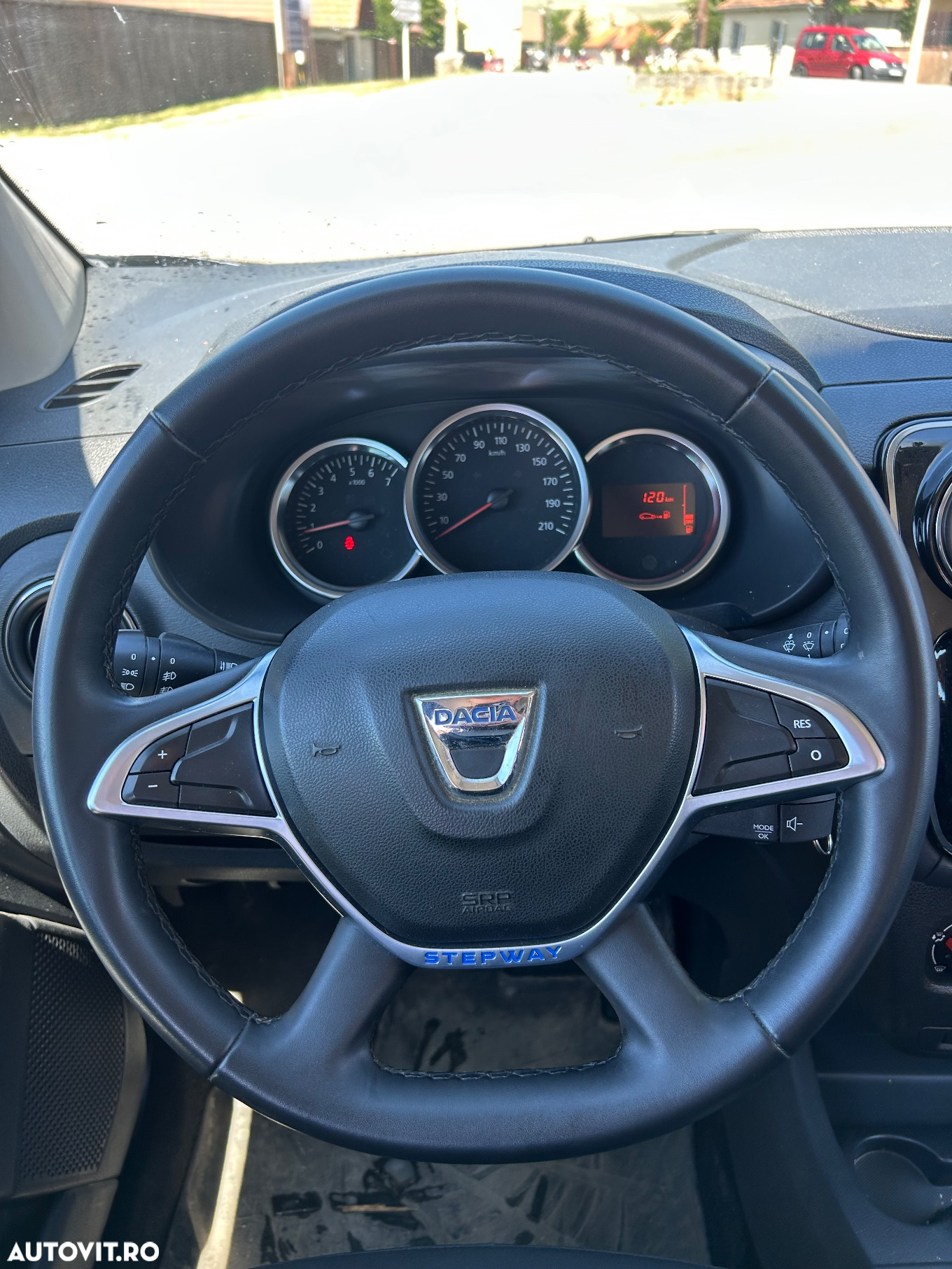 Dacia Lodgy TCe 130 GPF Stepway - 7