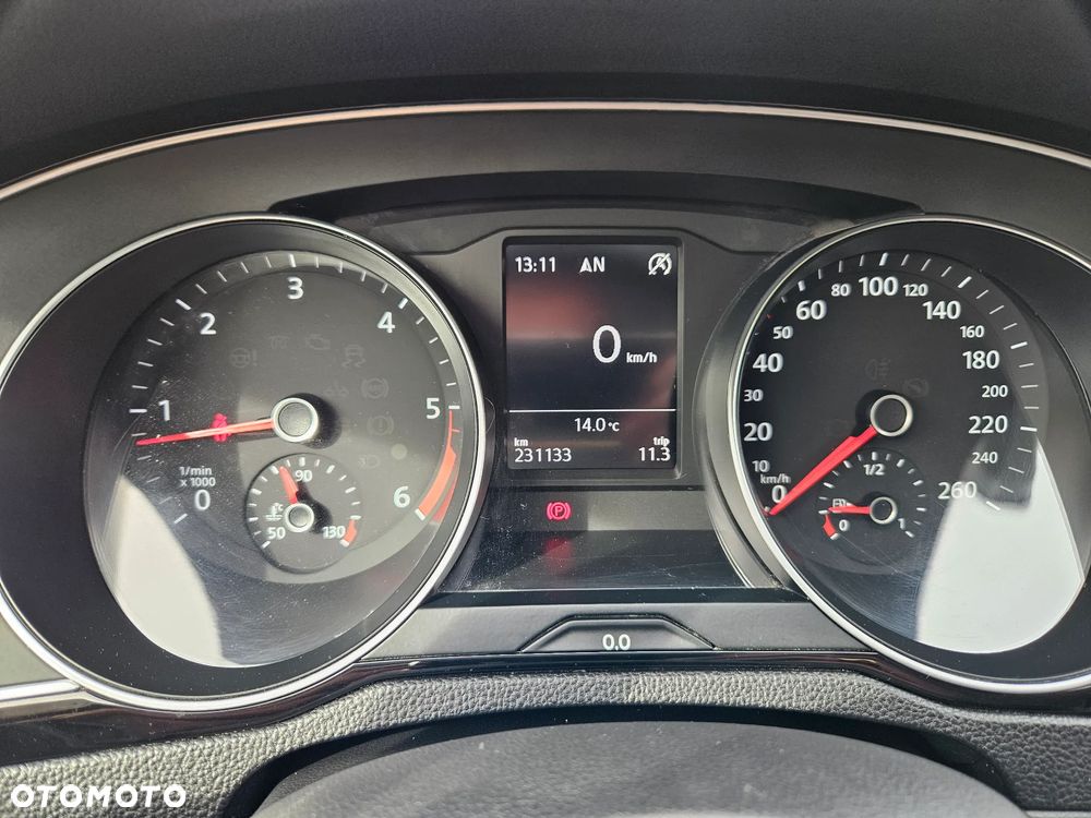 Volkswagen Passat - 17