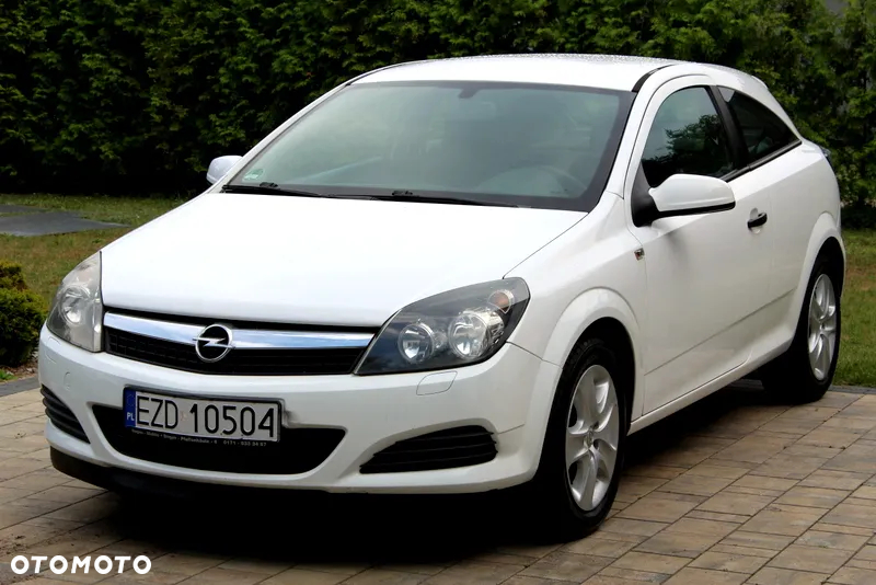 Opel Astra GTC 1.6 Catch me - 2