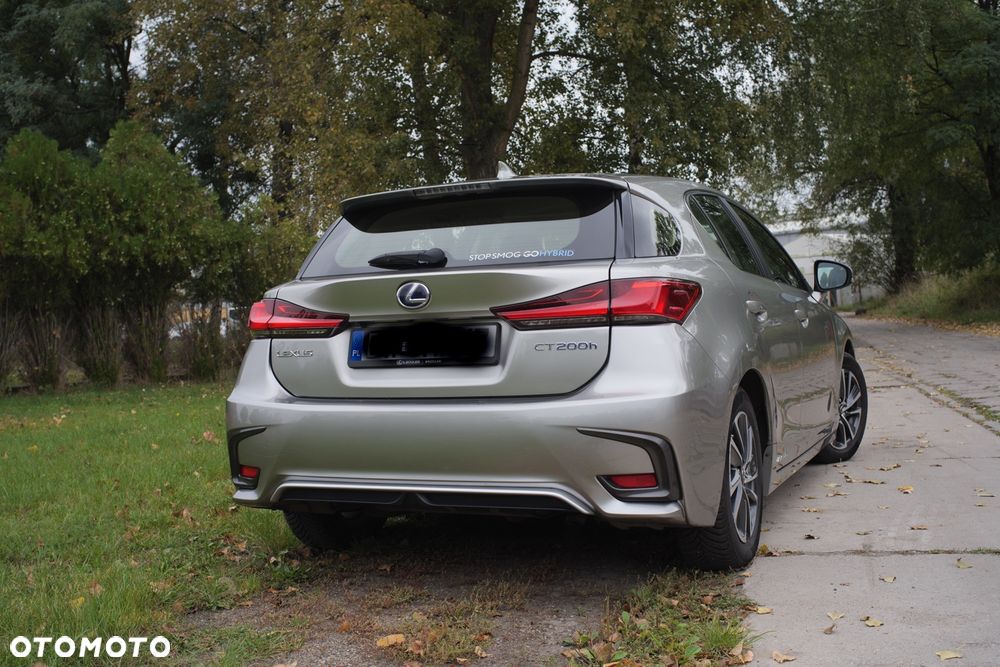 Lexus CT - 11
