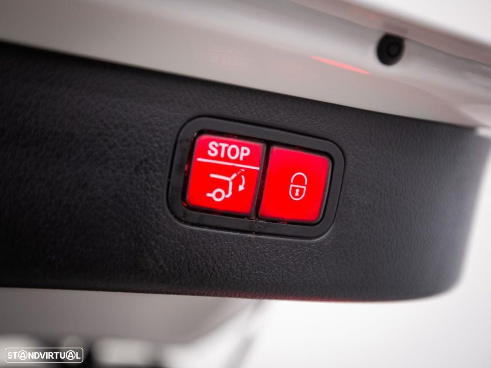 Mercedes-Benz C 300 e Avantgarde - 14