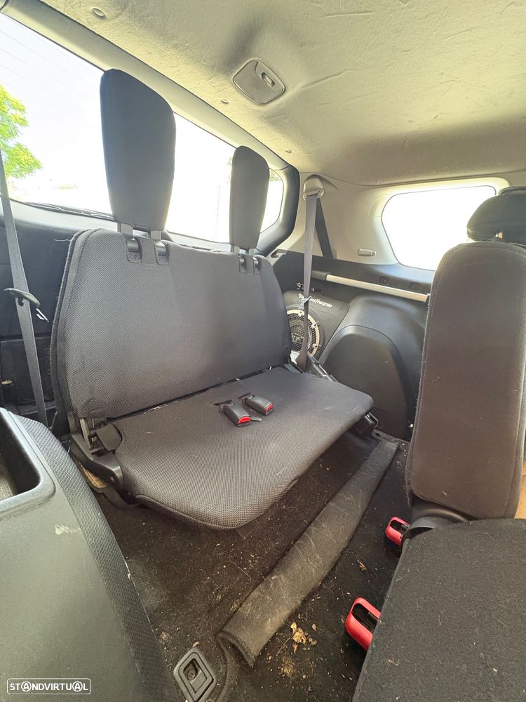 Mitsubishi Outlander 2.0 DI-D Invite 4WD - 4