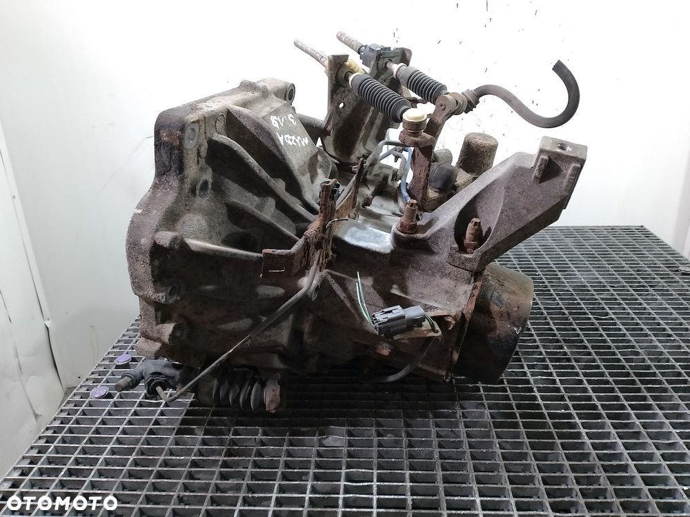 SKRZYNIA BIEGÓW MANUALNA MAZDA 3 1.8 B - 5