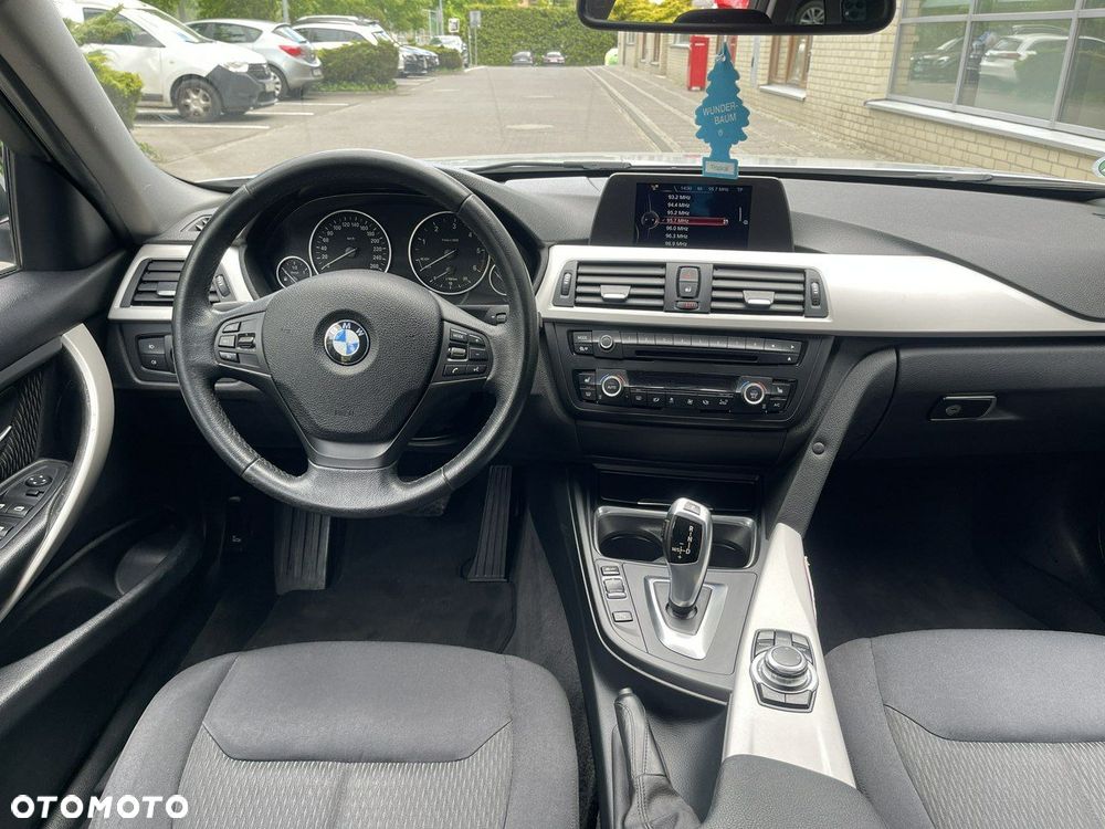 BMW Seria 3 - 25