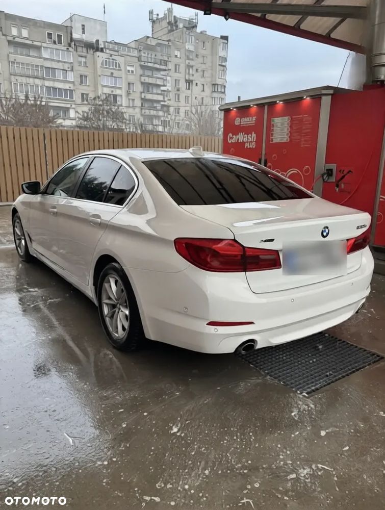 BMW Seria 5 530i Sport Line - 2