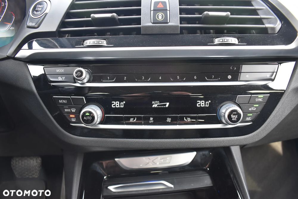 BMW X3 xDrive20i GPF Advantage - 30