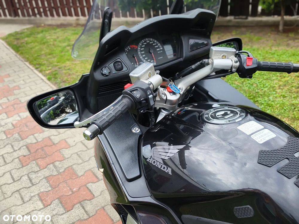 Honda ST - 28