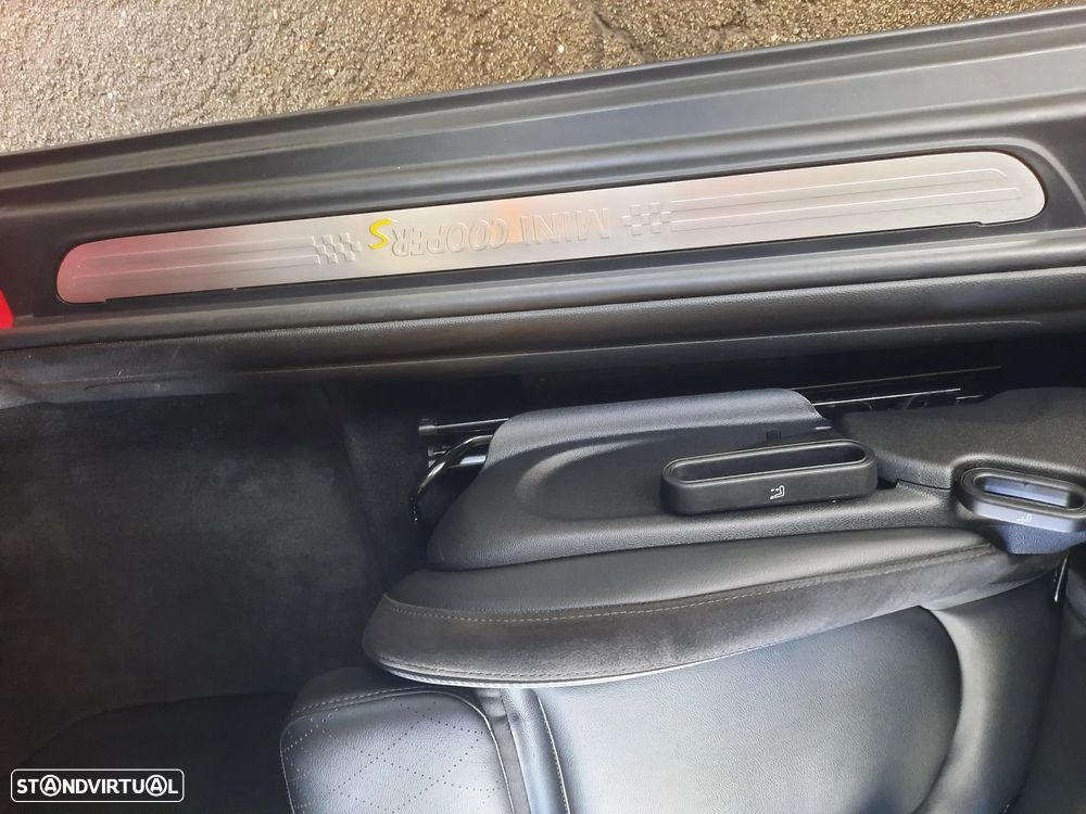 MINI 3 Portas Cooper SE Premium Extra Resolute Edition - 48