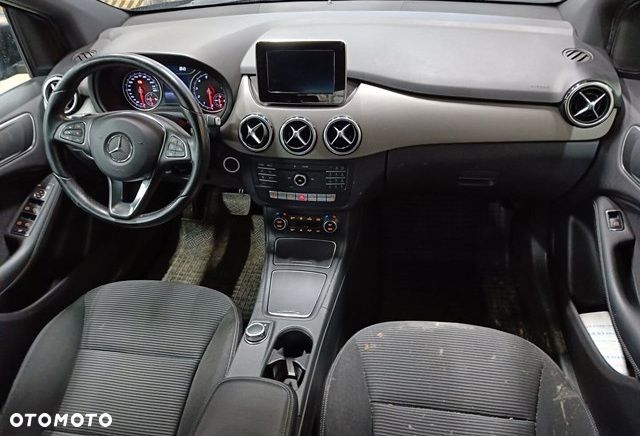 Mercedes-Benz Klasa B 180 (BlueEFFICIENCY) 7G-DCT - 2