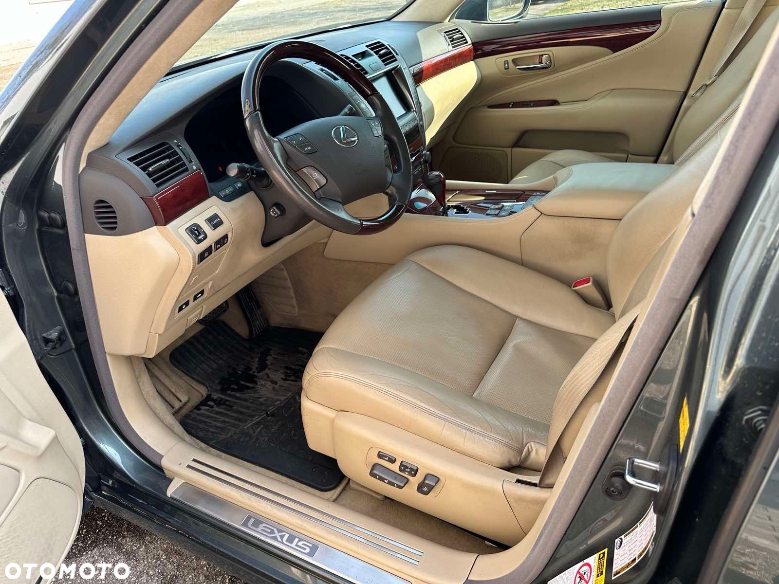 Lexus LS - 8
