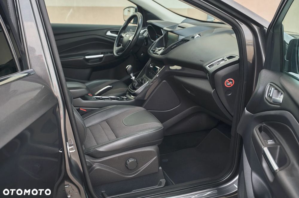 Ford Kuga 1.6 EcoBoost 2x4 Titanium - 18