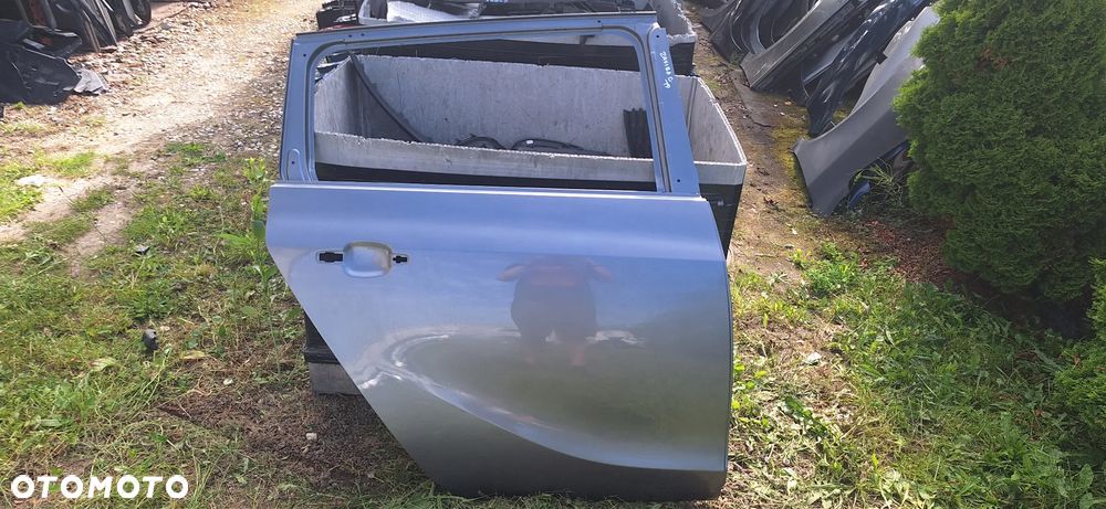 Opel Zafira C Drzwi Tył Tylne Prawe - 1