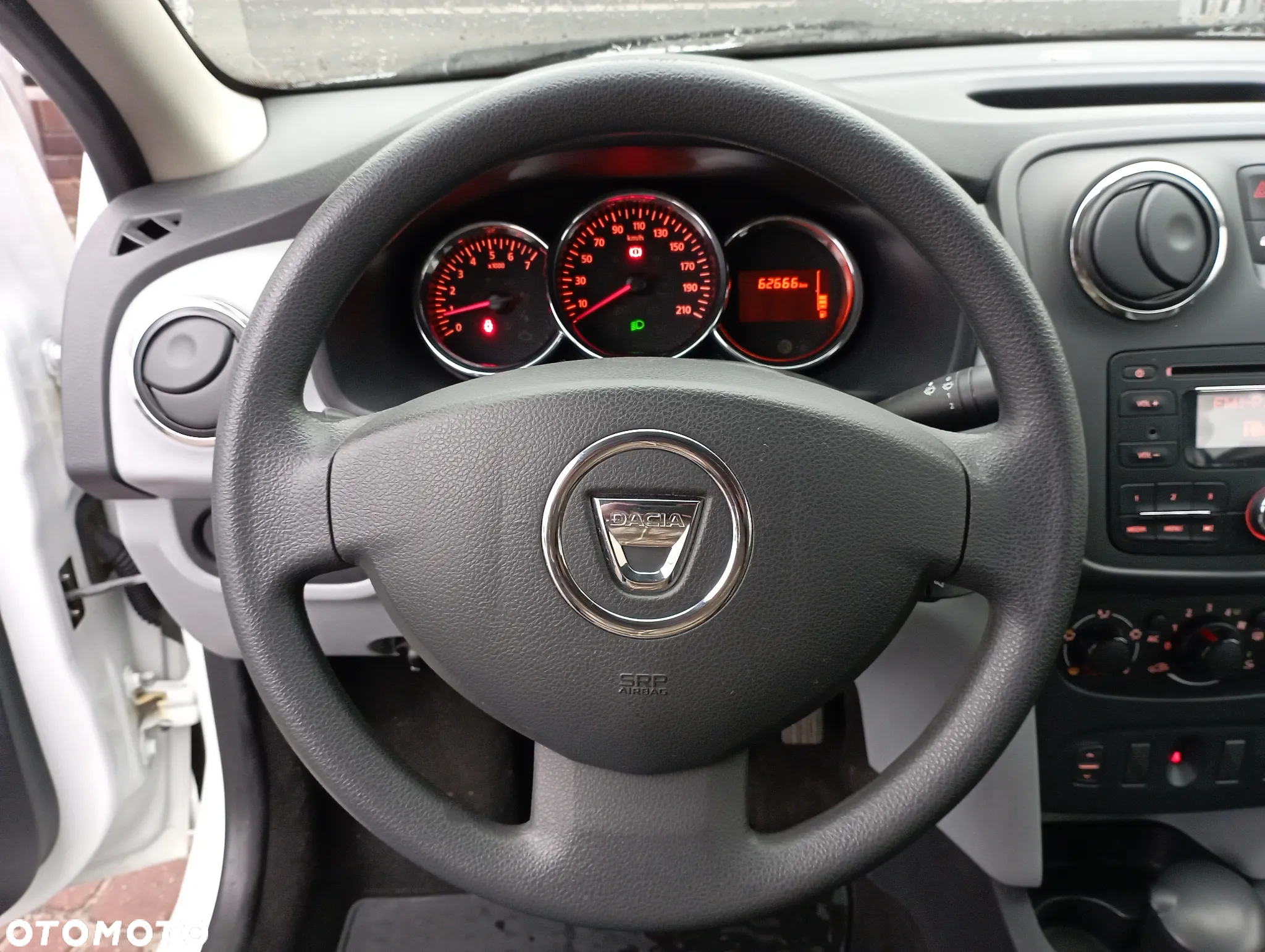 Dacia Logan 1.2 16V Access - 11