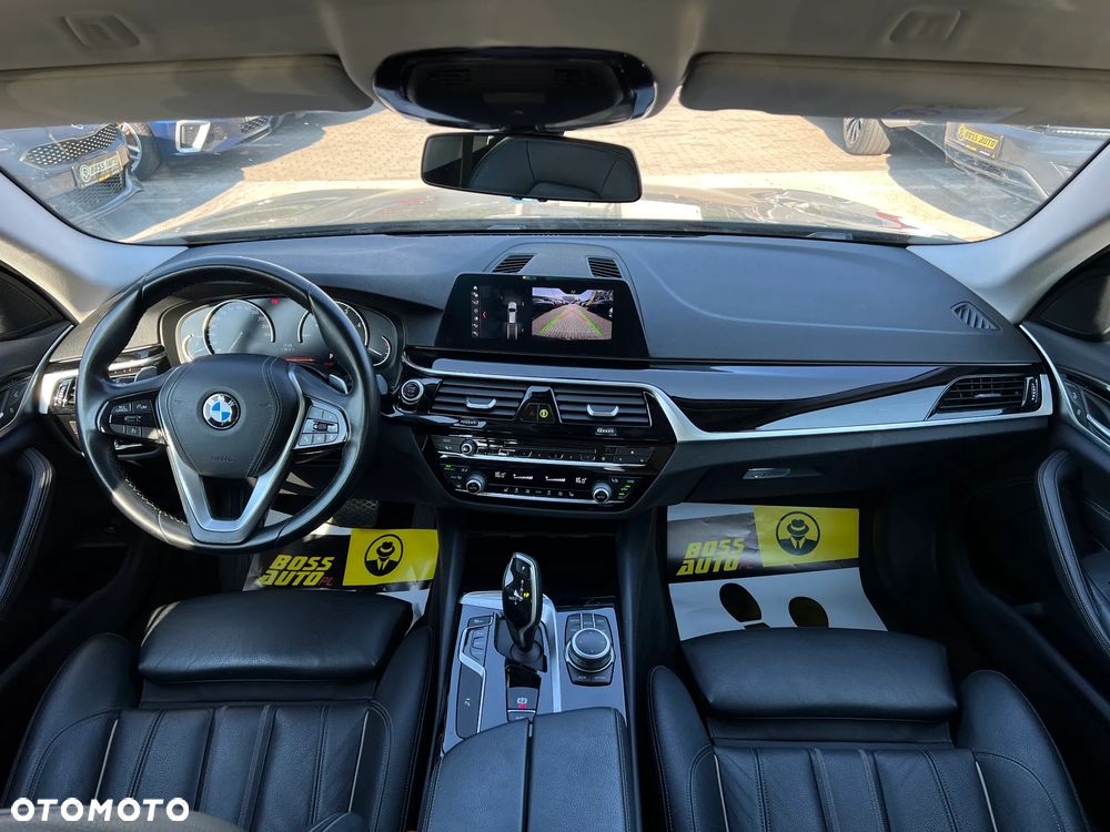 BMW Seria 5 520d Sport Line - 12