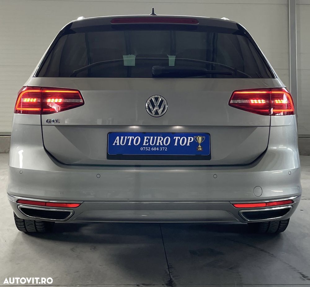 Volkswagen Passat - 4