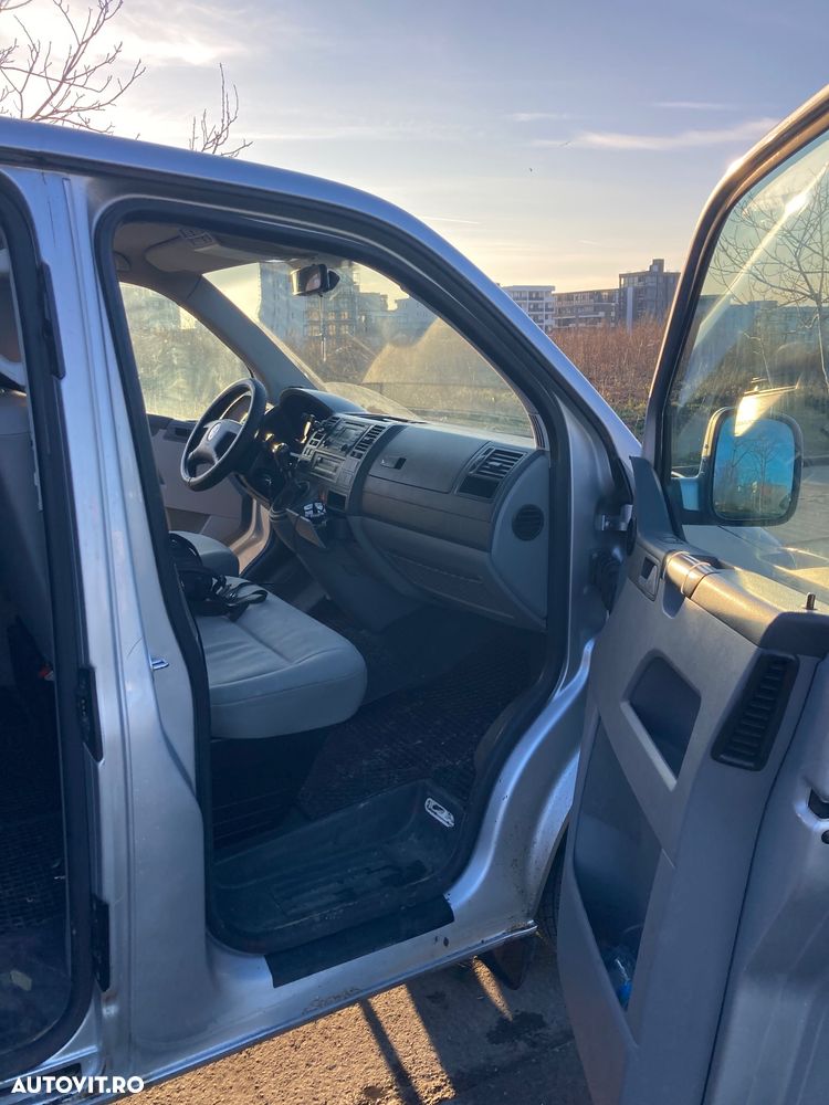 Volkswagen Caravelle - 6