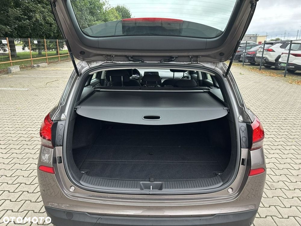 Hyundai i30 1.5 DPI Classic + - 21