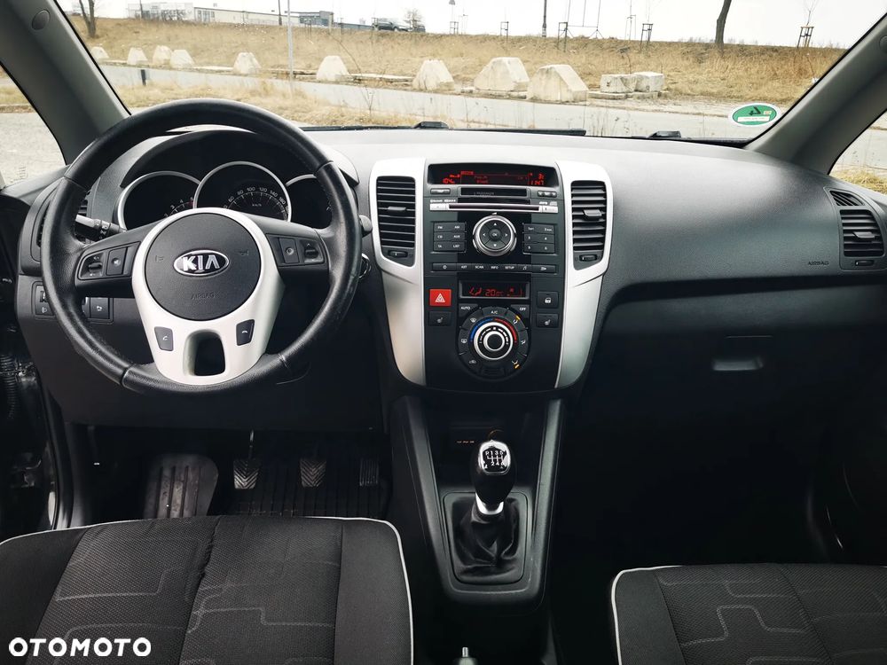 Kia Venga 1.6 CRDi 128 Business Line - 9