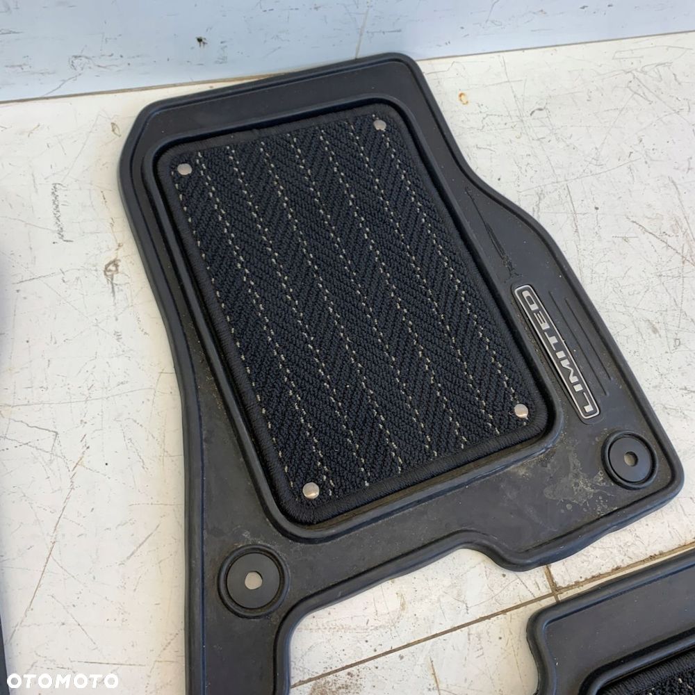 Dywaniki chodniczki oryginalne komplet 3szt DODGE RAM V 1500 LIMITED 22r - 7
