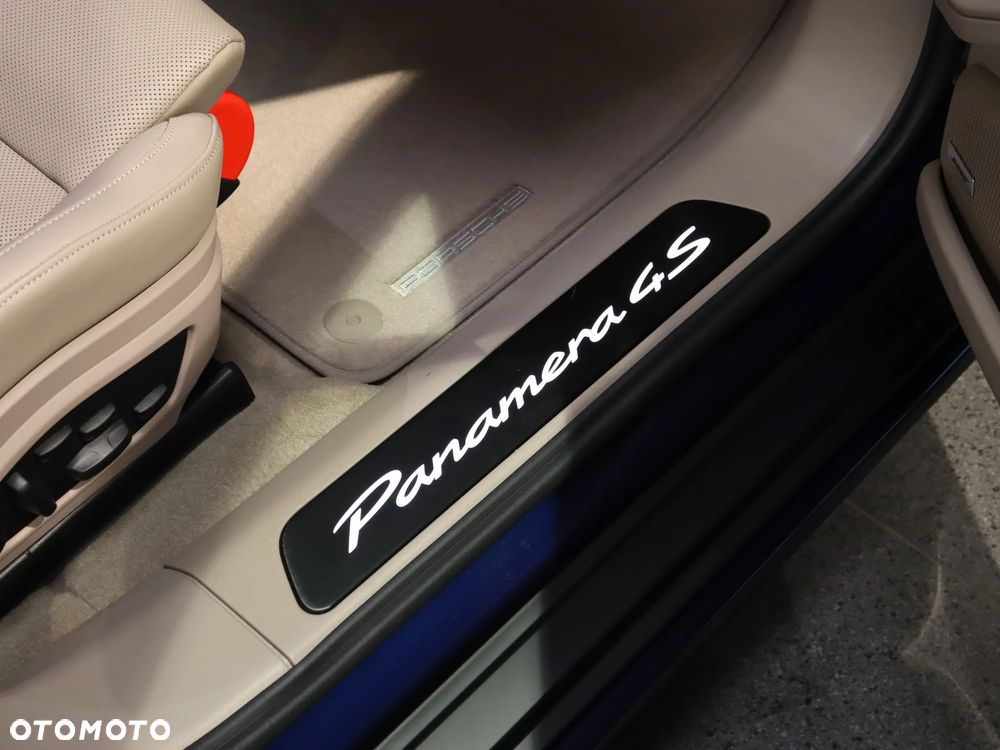 Porsche Panamera 4S E-Hybrid PHEV - 31