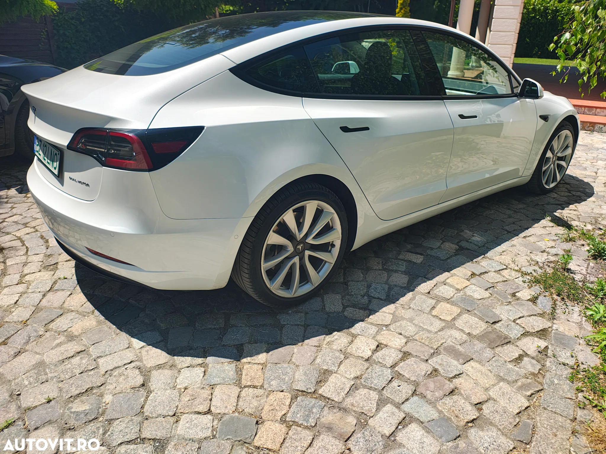 Tesla Model 3 - 4