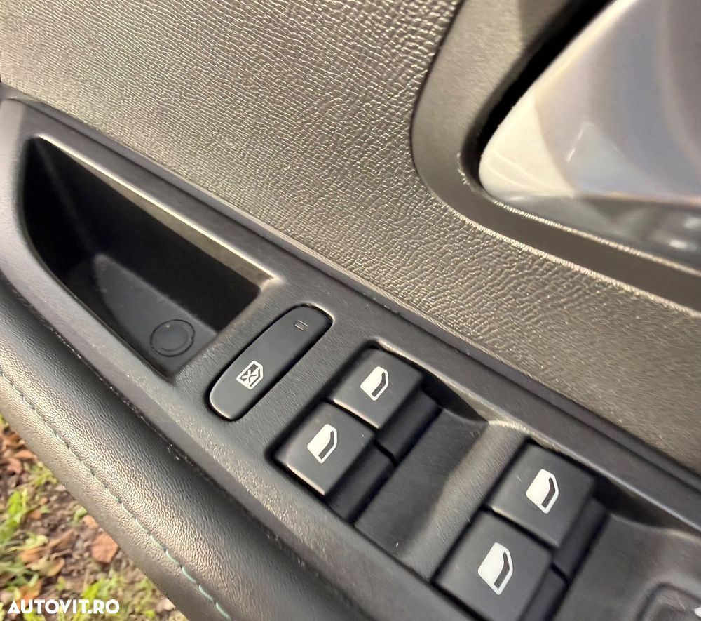 Peugeot 208 1.2 L PureTech STT EAT8 Allure Pack - 8