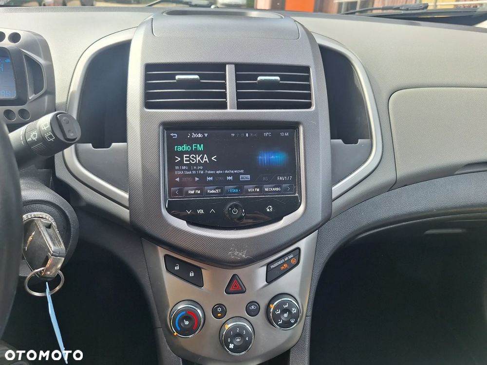 Chevrolet Aveo 1.6 LTZ - 21