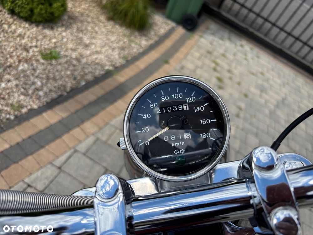 Suzuki Intruder - 14