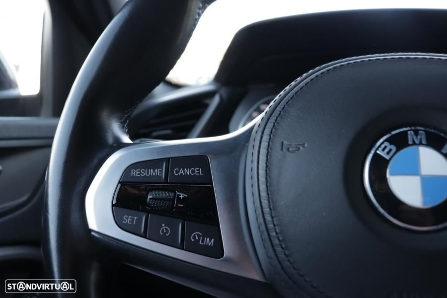 BMW 118 d Pack Color Vision - 19