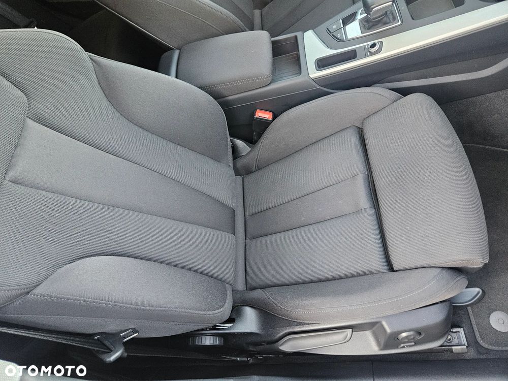 Audi A4 Avant 40 TFSI S tronic - 25