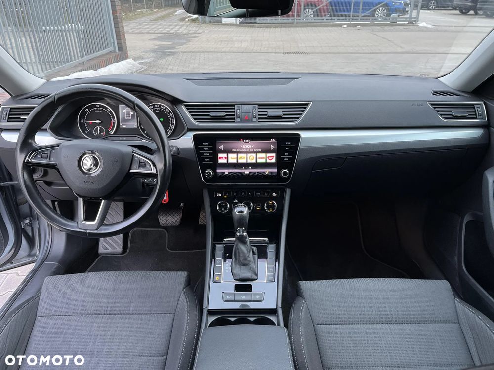 Skoda Superb 2.0 TDI SCR Ambition DSG - 23