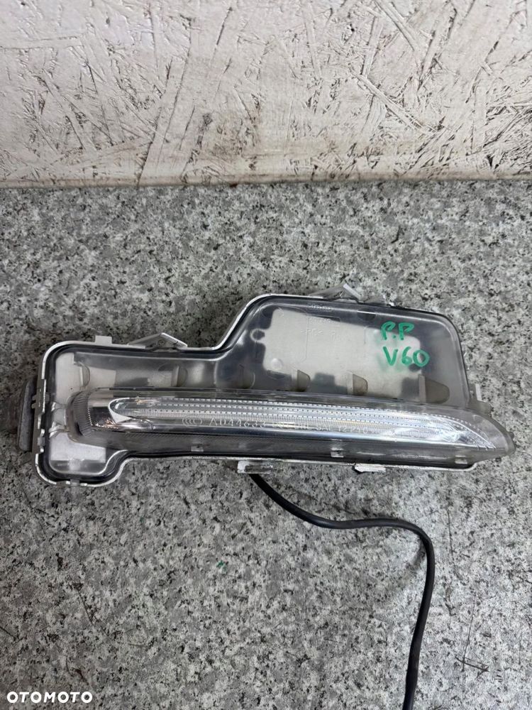 halogen prawy przód led drl volvo v60 s60 ii 2011-2018 31420396 - 1