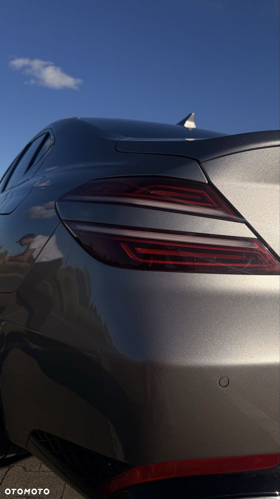 Genesis G70 - 12