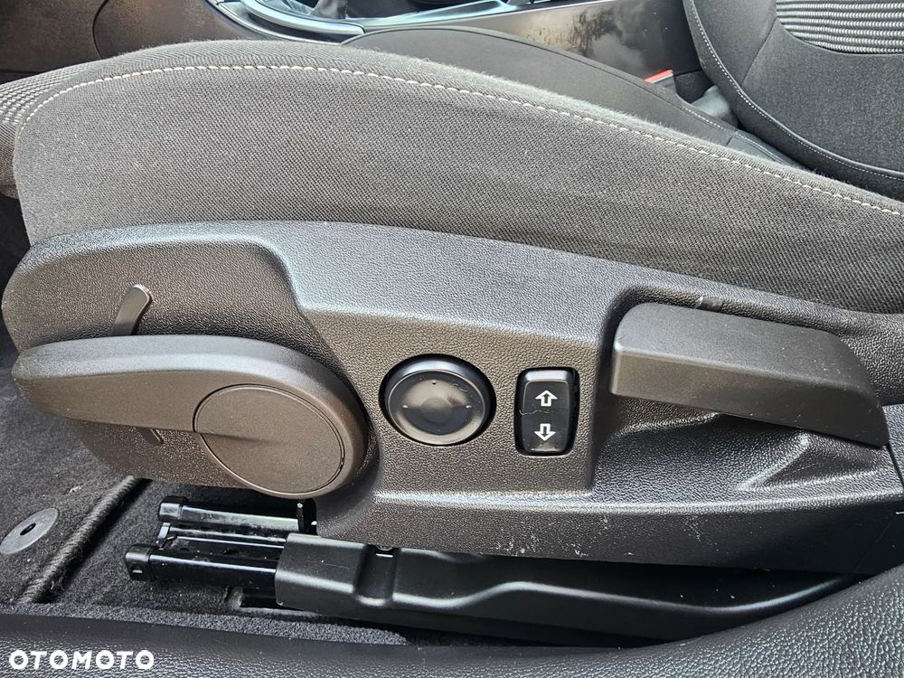 Opel Insignia 1.6 ECOTEC DI Turbo ecoFLEX Start/Stop Business Edition - 16