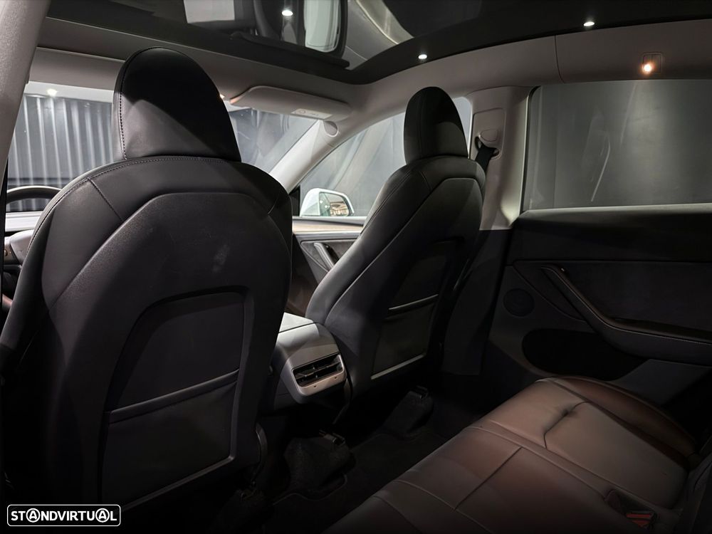 Tesla Model Y Standard - 29