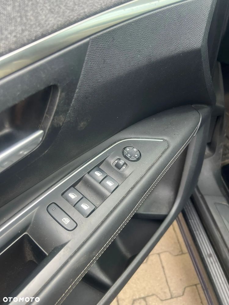 Peugeot 3008 PureTech 130 Stop & Start GPF Allure - 13