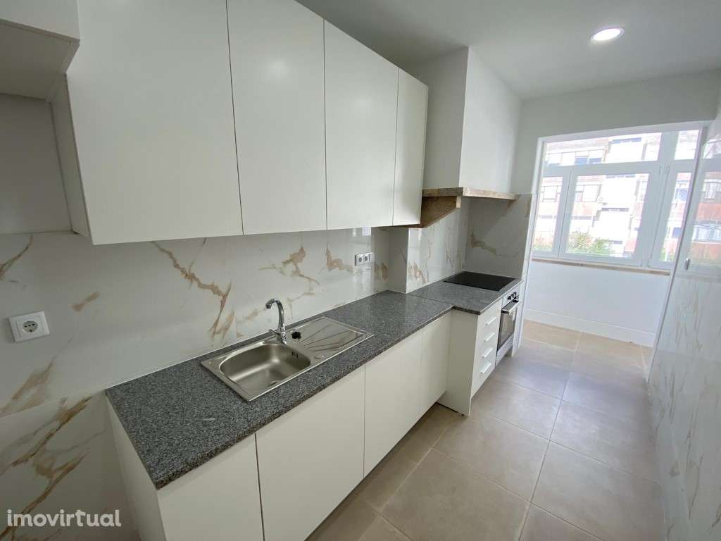 Excelente Apartamento T1 Totalmente Remodelado para Arrendar nas Ol... - Grande imagem: 2/12
